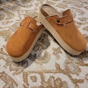 Chic Tan Suede Platform Clogs